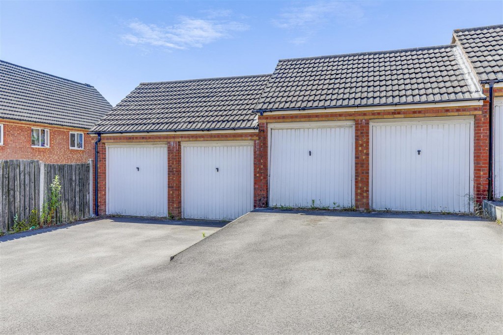 Pavior Road, bestwood, Nottinghamshire, NG5 5UE