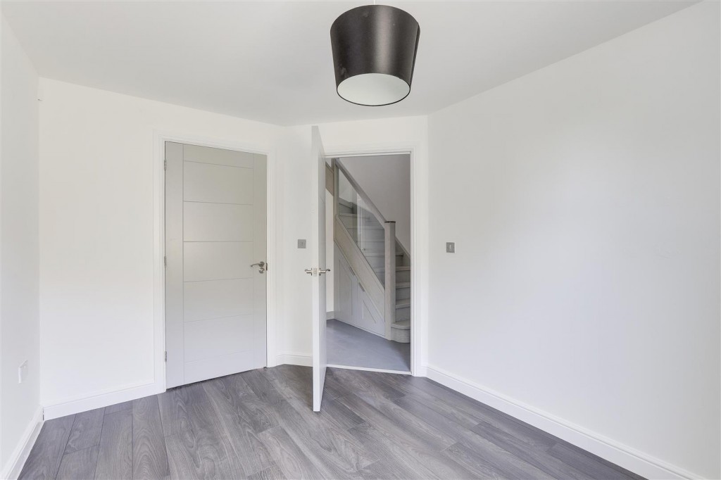 Pavior Road, bestwood, Nottinghamshire, NG5 5UE