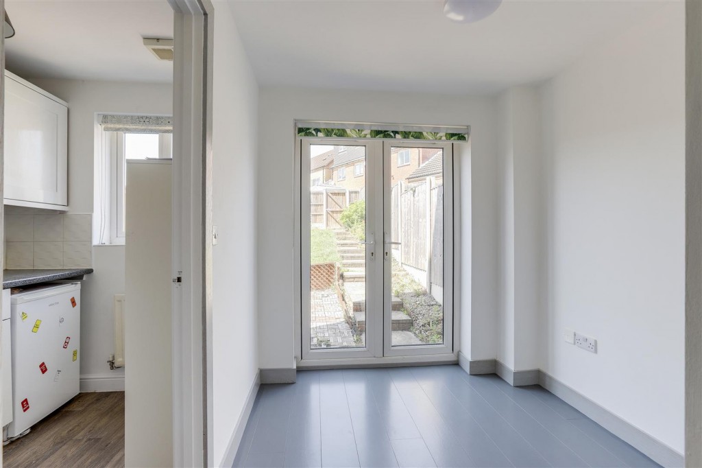 Pavior Road, bestwood, Nottinghamshire, NG5 5UE