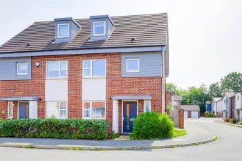 Autumn Way, Beeston, Nottinghamshire, NG9 2JW