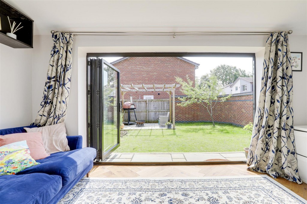 Autumn Way, Beeston, Nottinghamshire, NG9 2JW