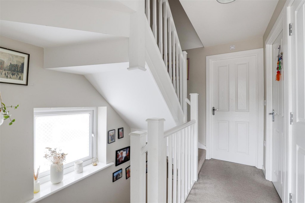 Autumn Way, Beeston, Nottinghamshire, NG9 2JW