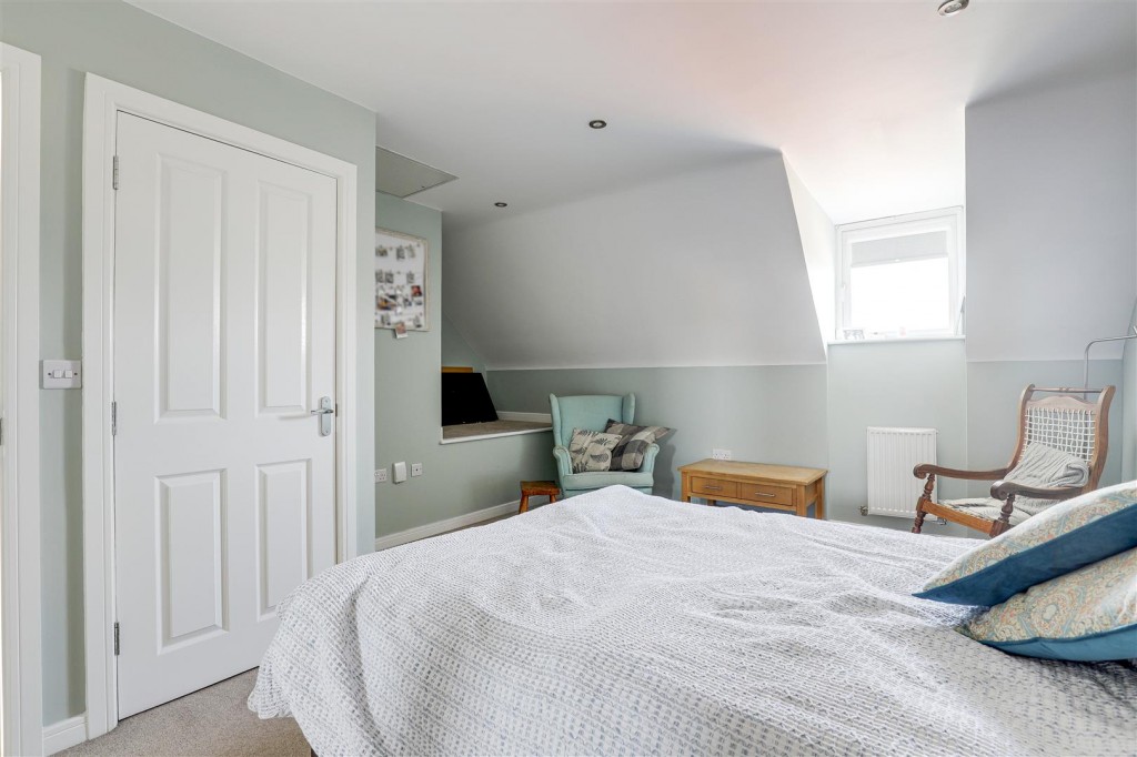 Autumn Way, Beeston, Nottinghamshire, NG9 2JW