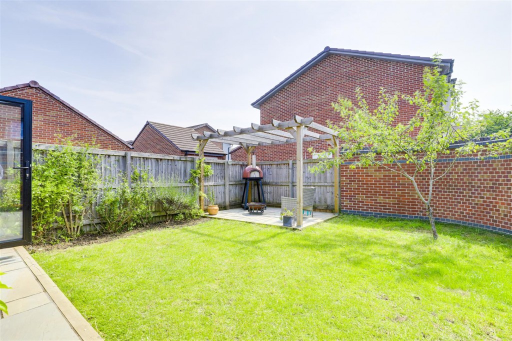Autumn Way, Beeston, Nottinghamshire, NG9 2JW