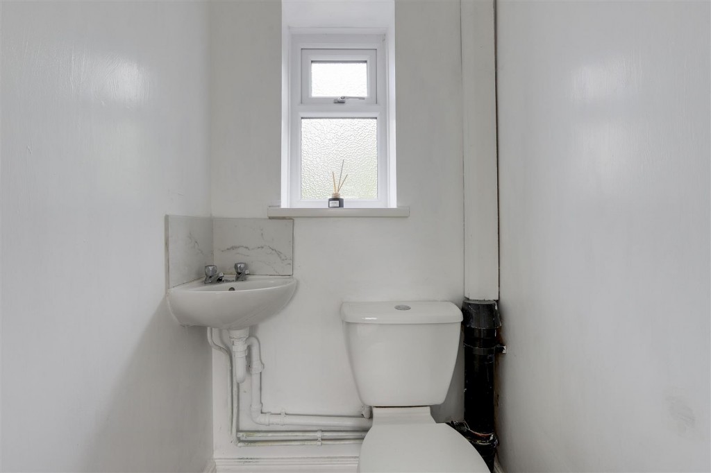 Oakleys Road, Long Eaton, Derbyshire, NG10 1DP