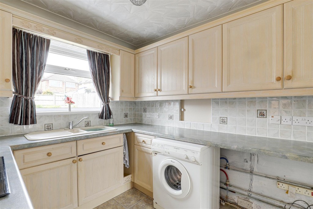 Christina Crescent, Cinderhill, Nottinghamshire, NG6 8SH
