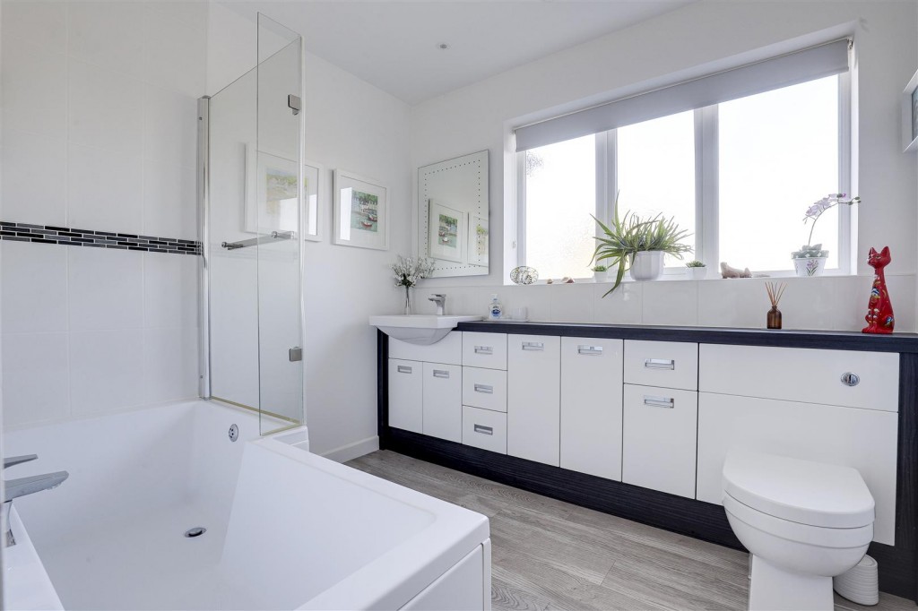 Littlegreen Road, Woodthorpe, Nottinghamshire, NG5 4LP