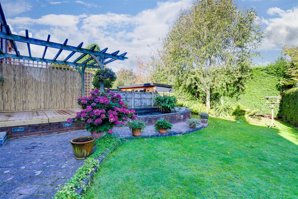 Littlegreen Road, Woodthorpe, Nottinghamshire, NG5 4LP