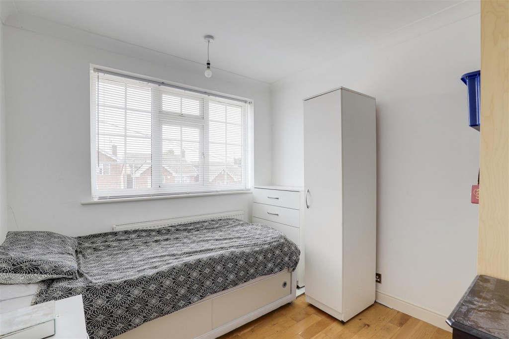 Houldsworth Rise, Arnold, Nottinghamshire, NG5 8HZ