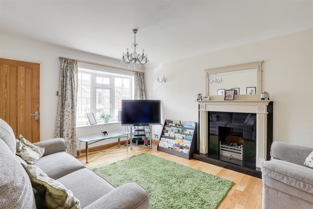 Houldsworth Rise, Arnold, Nottinghamshire, NG5 8HZ