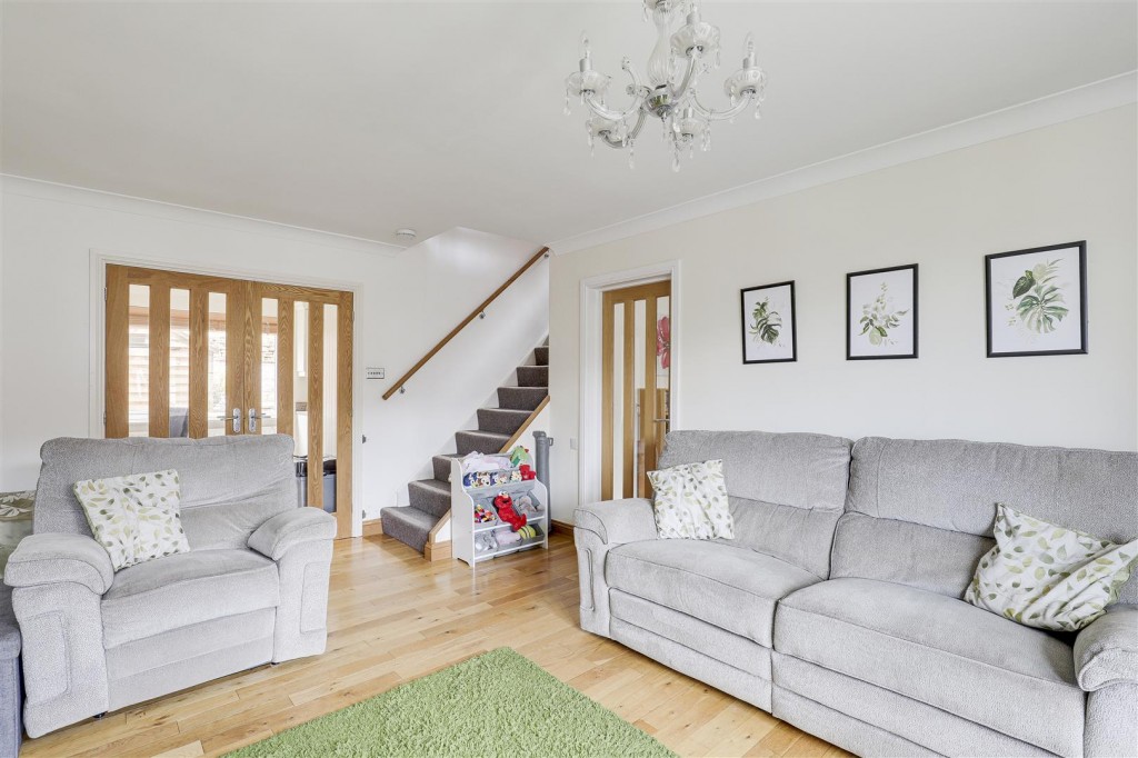 Houldsworth Rise, Arnold, Nottinghamshire, NG5 8HZ