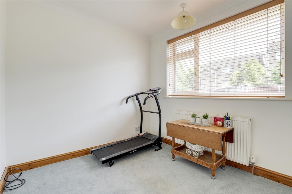 Houldsworth Rise, Arnold, Nottinghamshire, NG5 8HZ