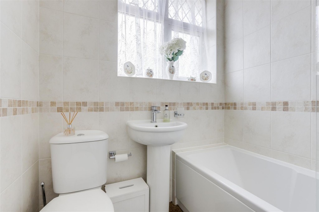 Seagrave Avenue, Kirkby-In-Ashfield, Nottinghamshire, NG17 9AW