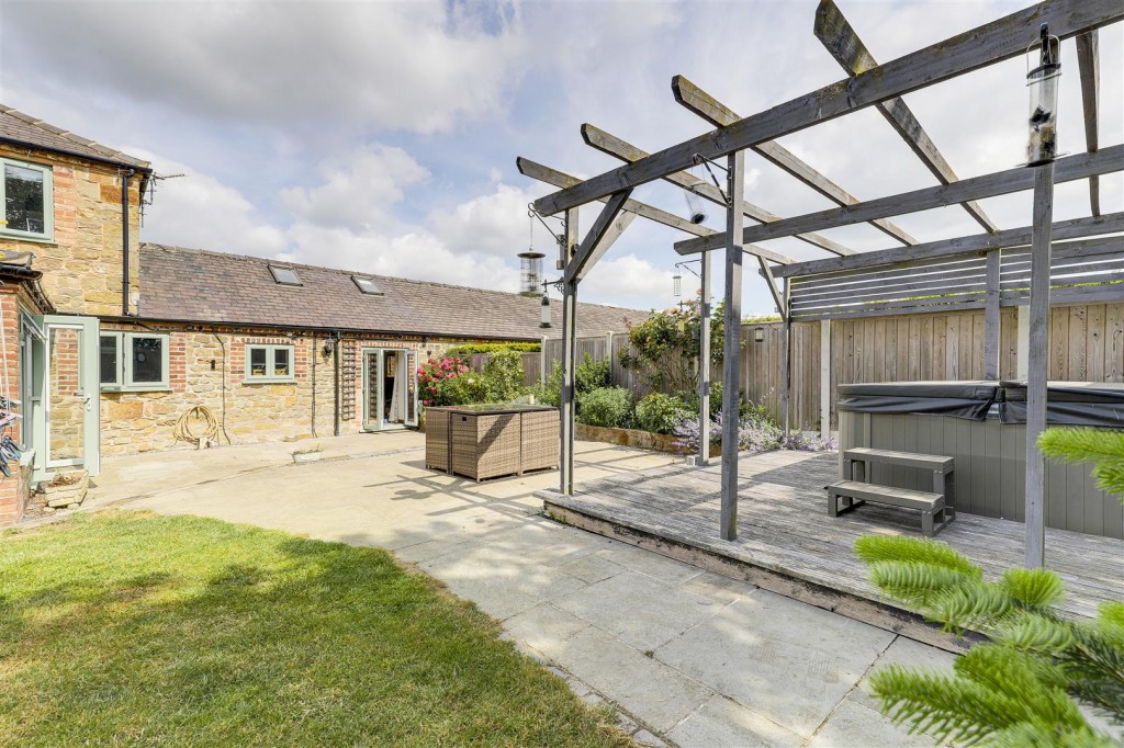 Rectory Farm Mews, Weston-On-Trent, Derbyshire, DE72 2DR