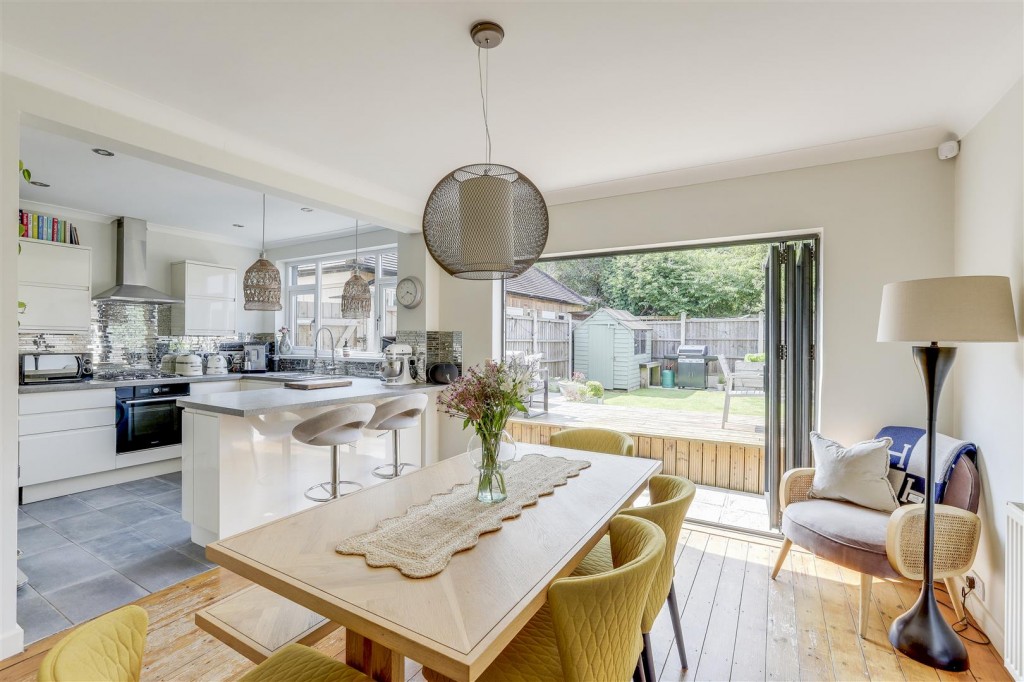 Moore Road, Mapperley, Nottinghamshire, NG3 6EF