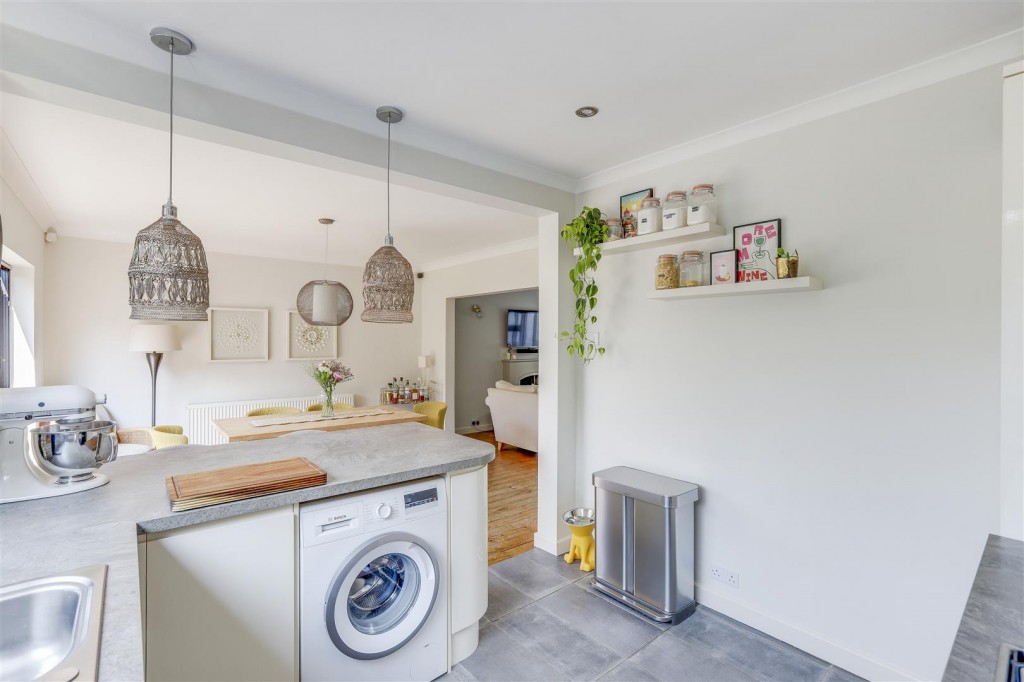 Moore Road, Mapperley, Nottinghamshire, NG3 6EF