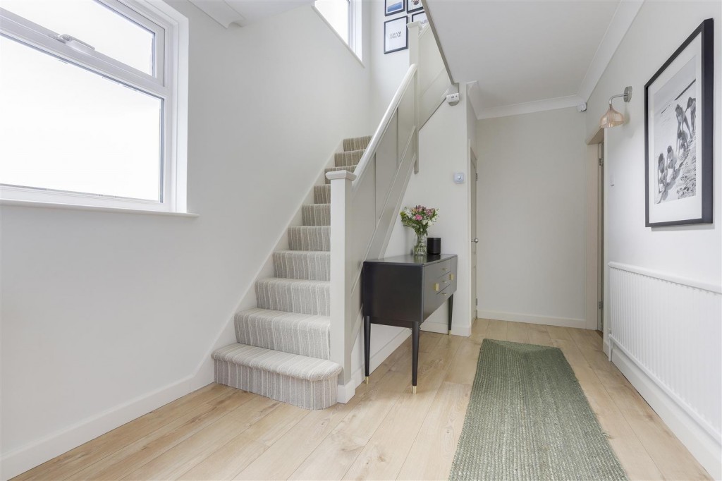 Moore Road, Mapperley, Nottinghamshire, NG3 6EF