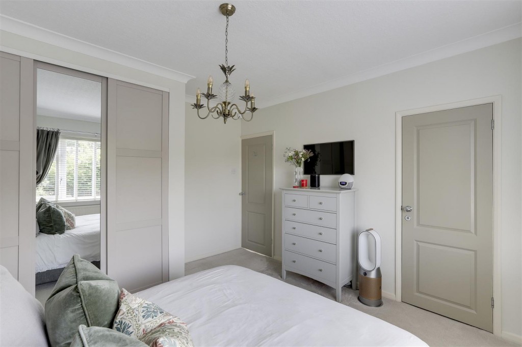 Moore Road, Mapperley, Nottinghamshire, NG3 6EF