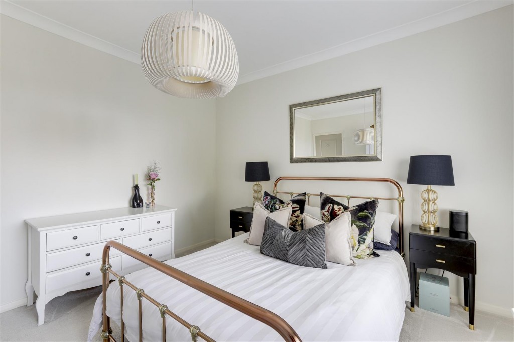 Moore Road, Mapperley, Nottinghamshire, NG3 6EF