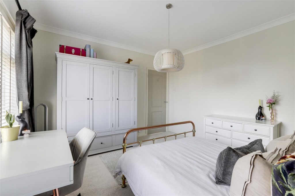 Moore Road, Mapperley, Nottinghamshire, NG3 6EF