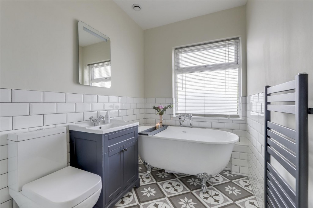 Moore Road, Mapperley, Nottinghamshire, NG3 6EF