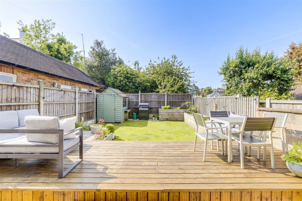 Moore Road, Mapperley, Nottinghamshire, NG3 6EF