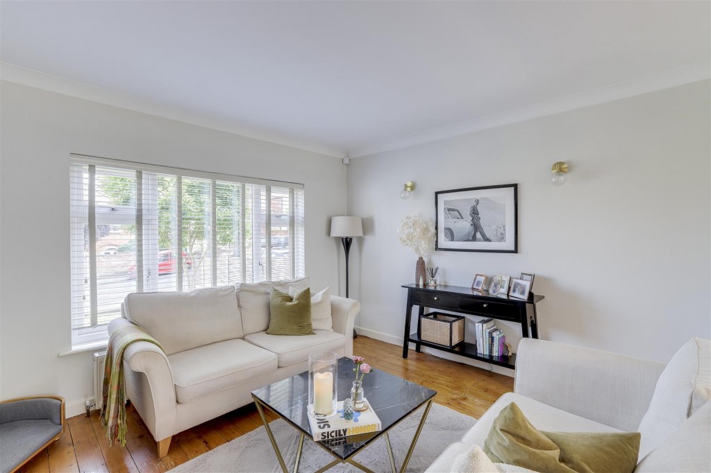 Moore Road, Mapperley, Nottinghamshire, NG3 6EF