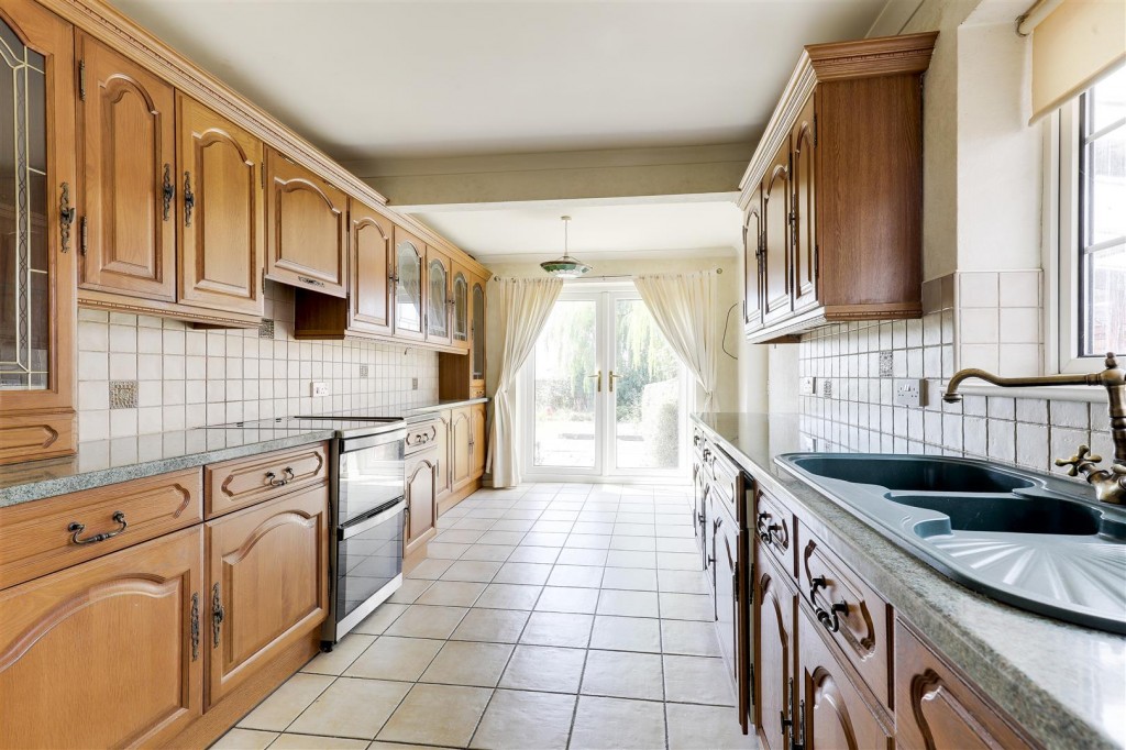 Eaton Avenue, Arnold, Nottinghamshire, NG5 7LG