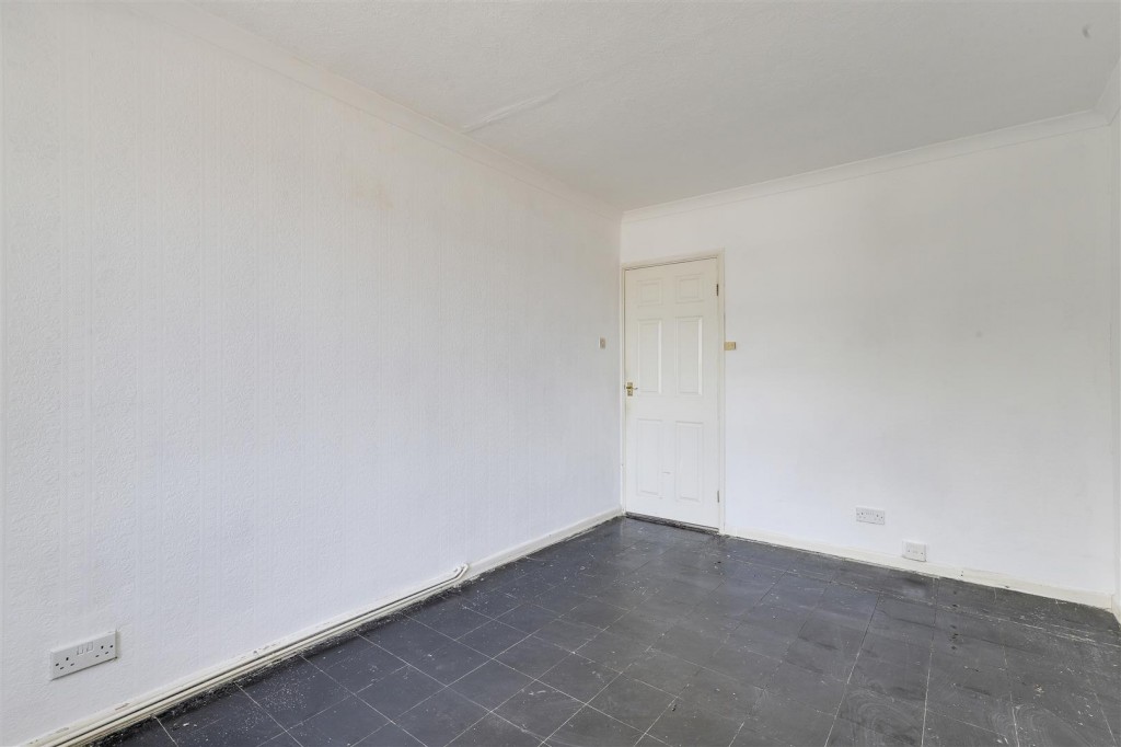 Eaton Avenue, Arnold, Nottinghamshire, NG5 7LG