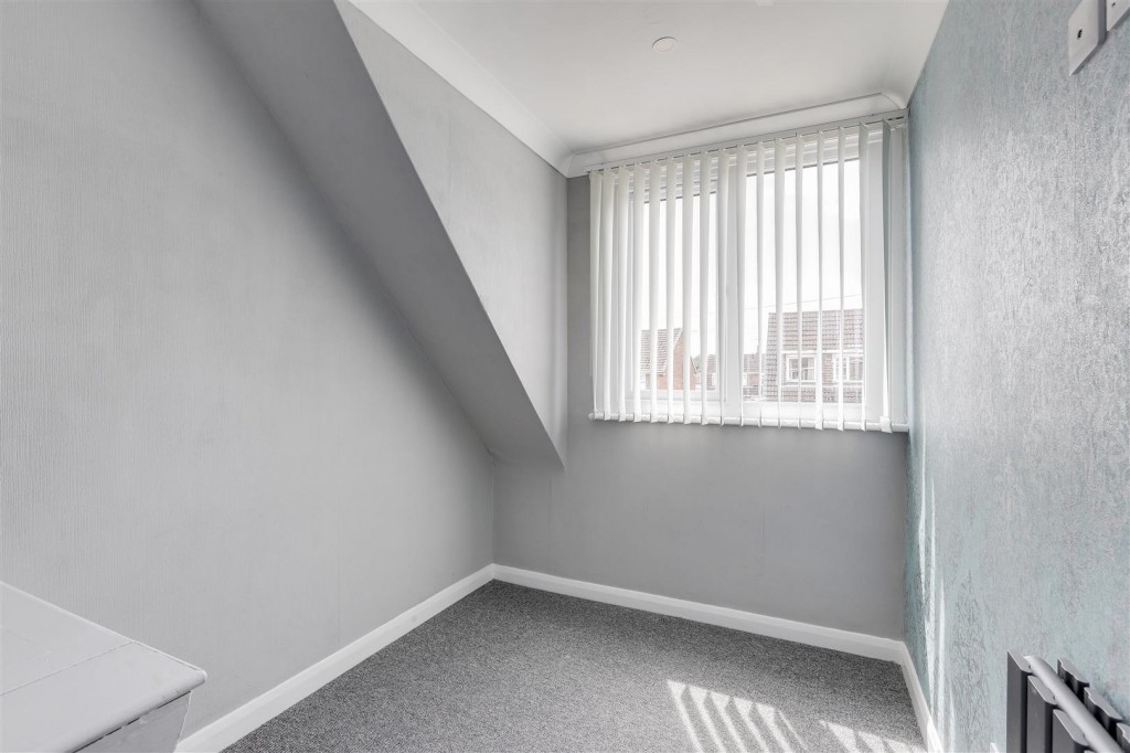 Ladbrooke Crescent, Cinderhill, Nottinghamshire, NG6 0GQ