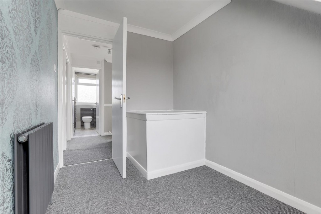 Ladbrooke Crescent, Cinderhill, Nottinghamshire, NG6 0GQ