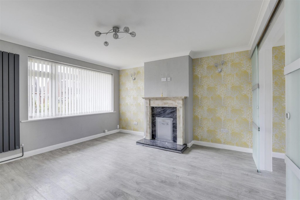 Ladbrooke Crescent, Cinderhill, Nottinghamshire, NG6 0GQ