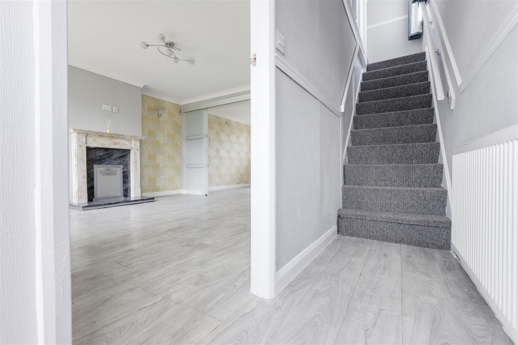 Ladbrooke Crescent, Cinderhill, Nottinghamshire, NG6 0GQ