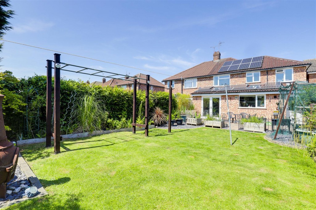 Bispham Drive, Toton, Nottinghamshire, NG9 6GH