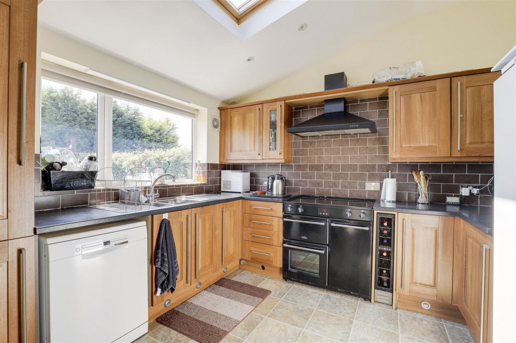 Bispham Drive, Toton, Nottinghamshire, NG9 6GH