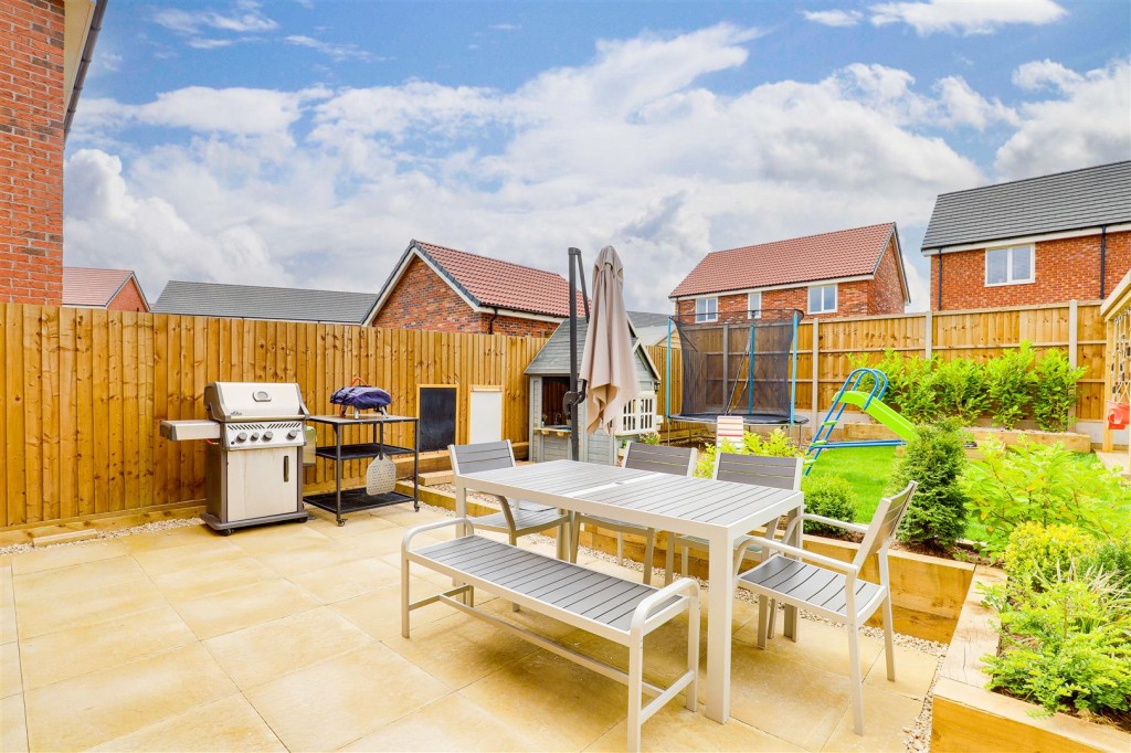 Pheasant Way, Calverton, Nottinghamshire, NG14 6TA