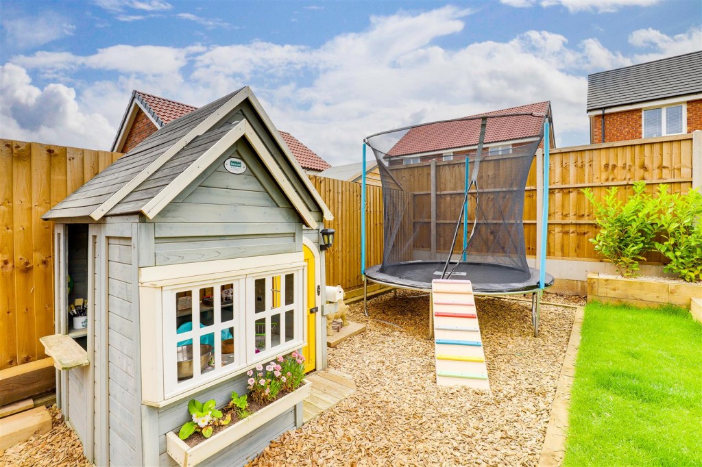 Pheasant Way, Calverton, Nottinghamshire, NG14 6TA