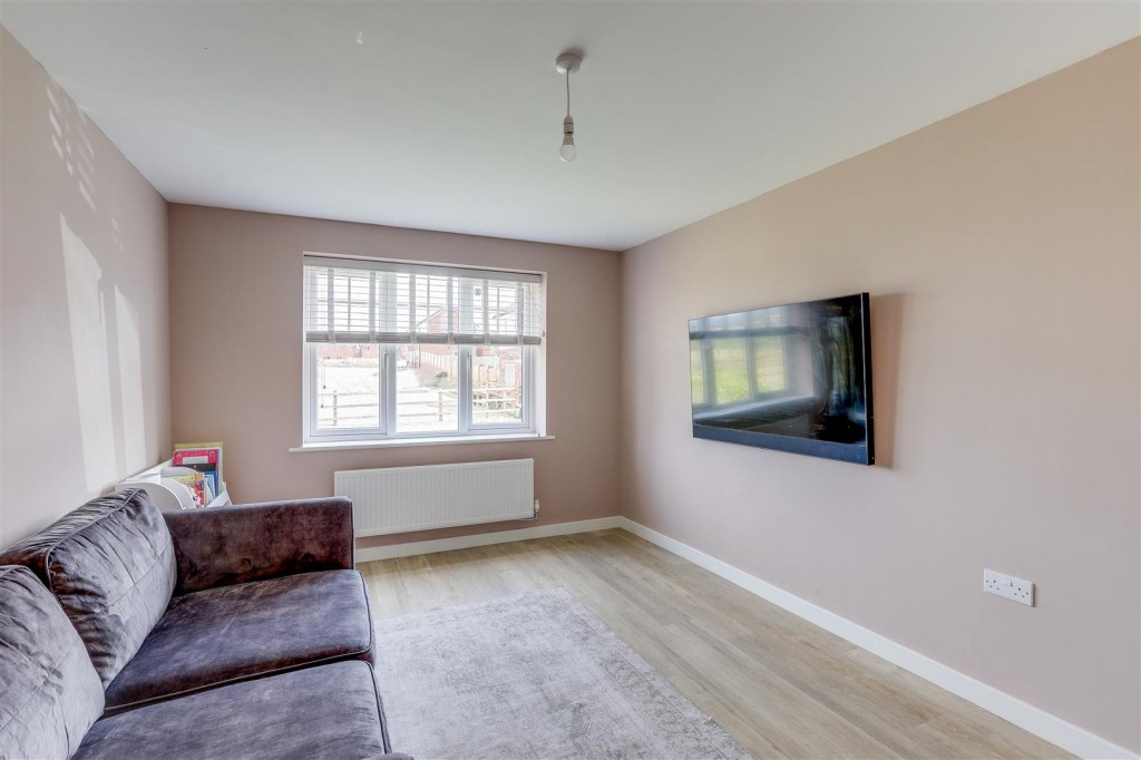 Pheasant Way, Calverton, Nottinghamshire, NG14 6TA