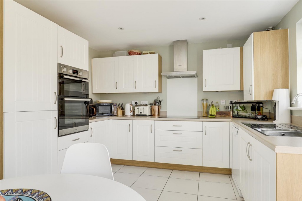 Rose Way, Edwalton, Nottinghamshire, NG12 4JE
