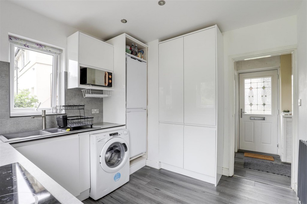 Tenbury Crescent, Aspley, Nottinghamshire, NG8 5HW