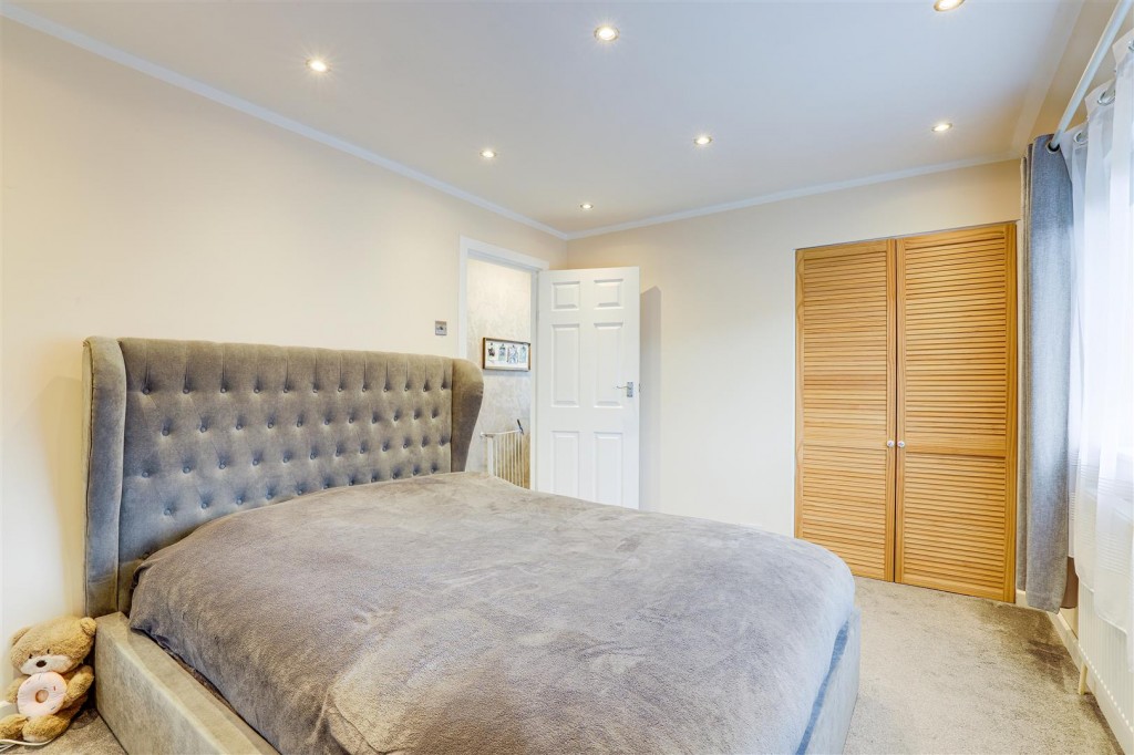 Harmston Rise, Basford, Nottinghamshire, NG5 1NR
