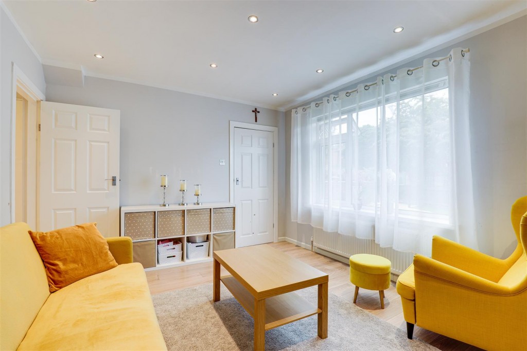 Harmston Rise, Basford, Nottinghamshire, NG5 1NR