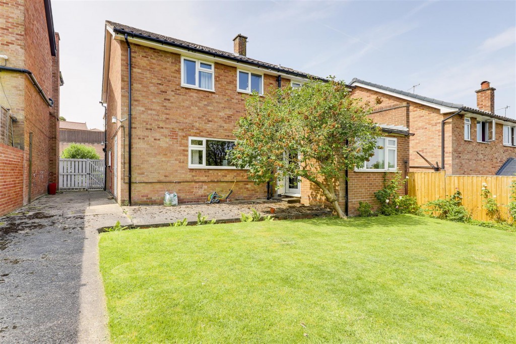 Gedling Road, Arnold, Nottinghamshire, NG5 6PB