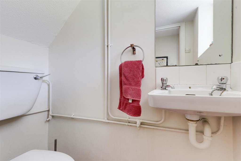 Gedling Road, Arnold, Nottinghamshire, NG5 6PB
