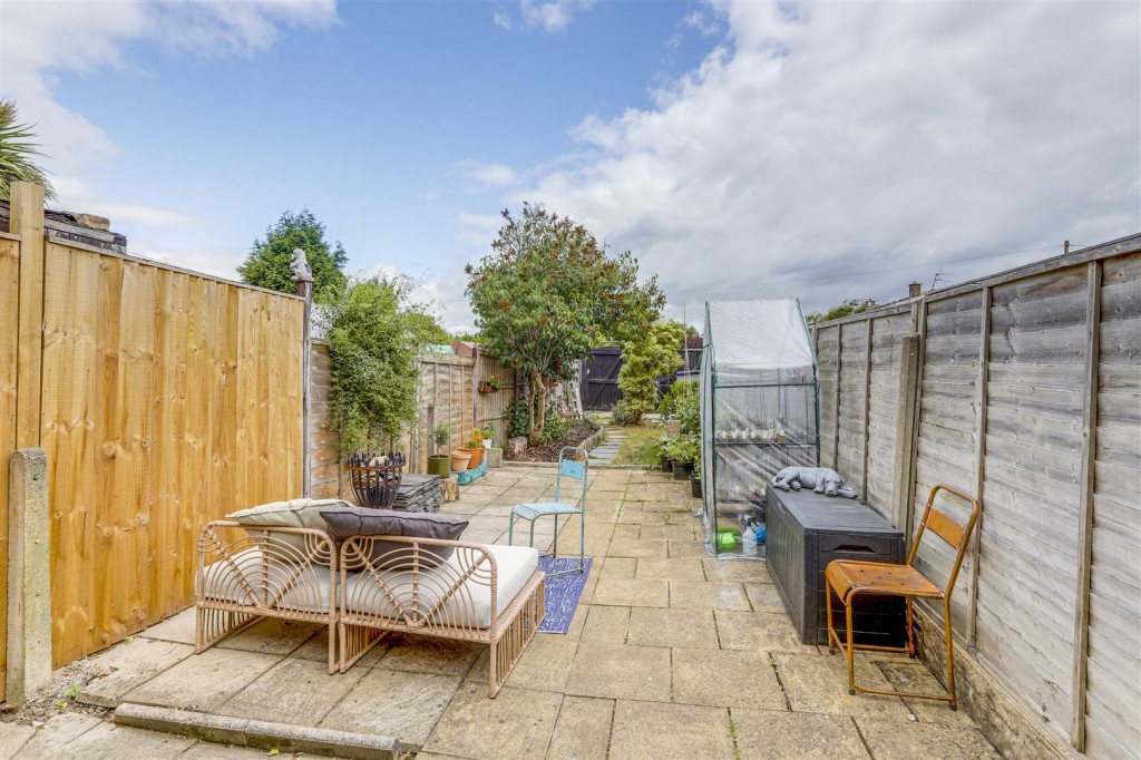 Furlong Avenue, Arnold, Nottinghamshire, NG5 7AP