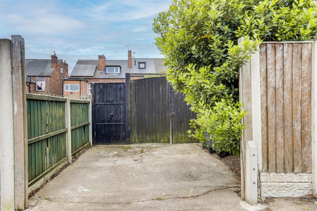 Furlong Avenue, Arnold, Nottinghamshire, NG5 7AP