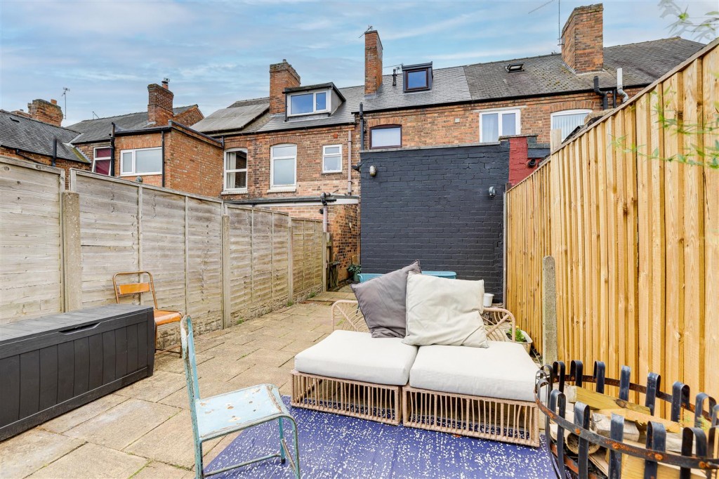 Furlong Avenue, Arnold, Nottinghamshire, NG5 7AP