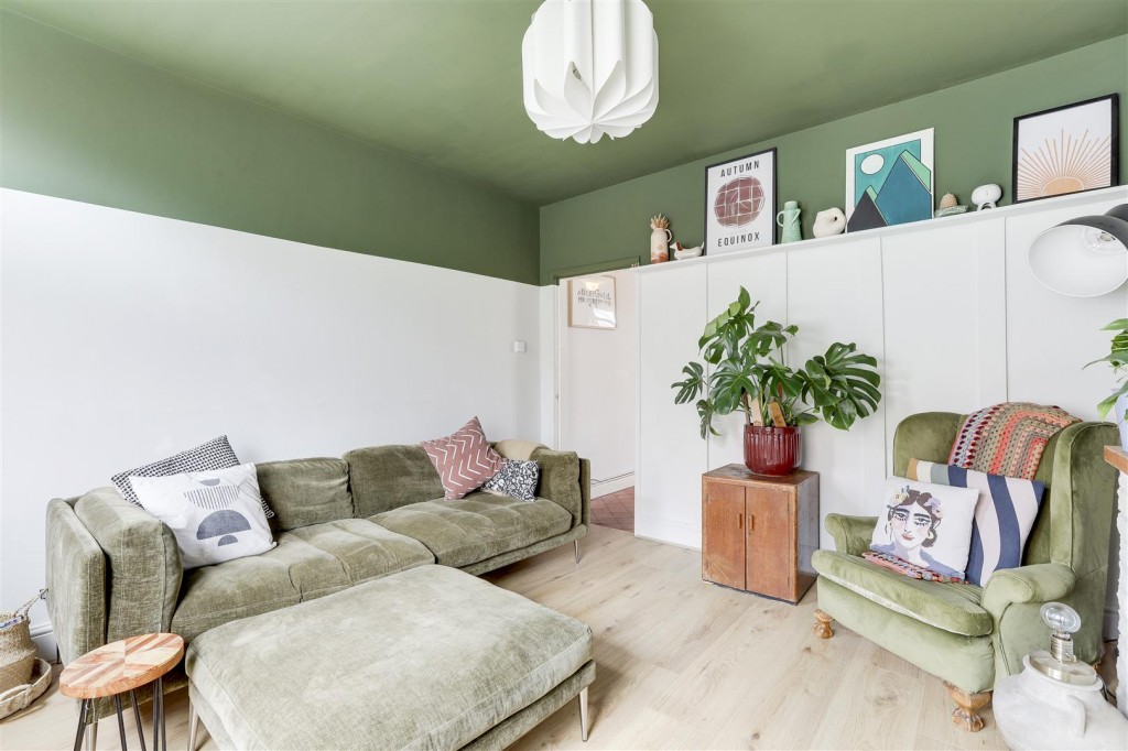 Furlong Avenue, Arnold, Nottinghamshire, NG5 7AP