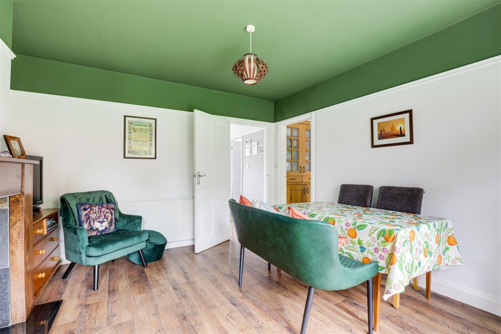 Trowell Road, Wollaton, Nottinghamshire, NG8 2DN