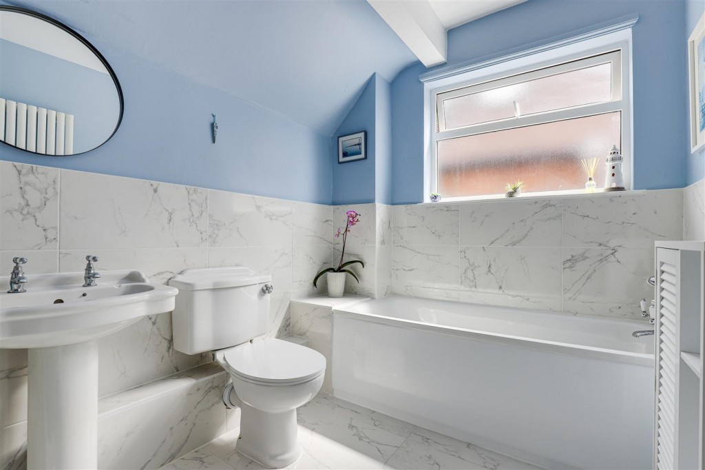 Trowell Road, Wollaton, Nottinghamshire, NG8 2DN